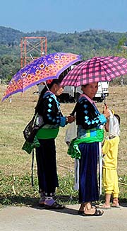 'Hmong Women at the Fair in Chiang Khong | North Thailand' by Asienreisender